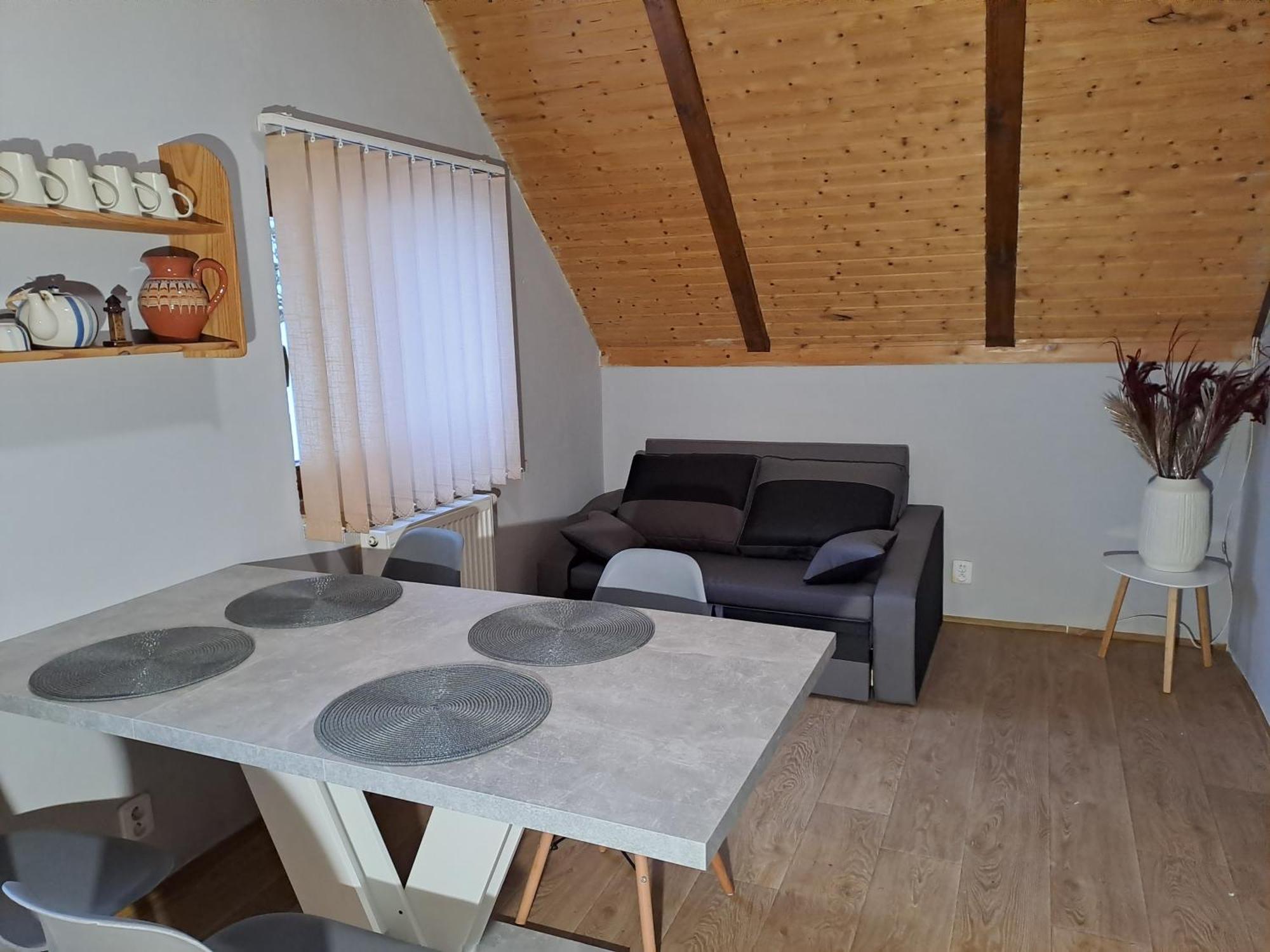 Apartman Albrecht アルブレフティツェ・フ・イゼルスキーフ・ホラーフ エクステリア 写真